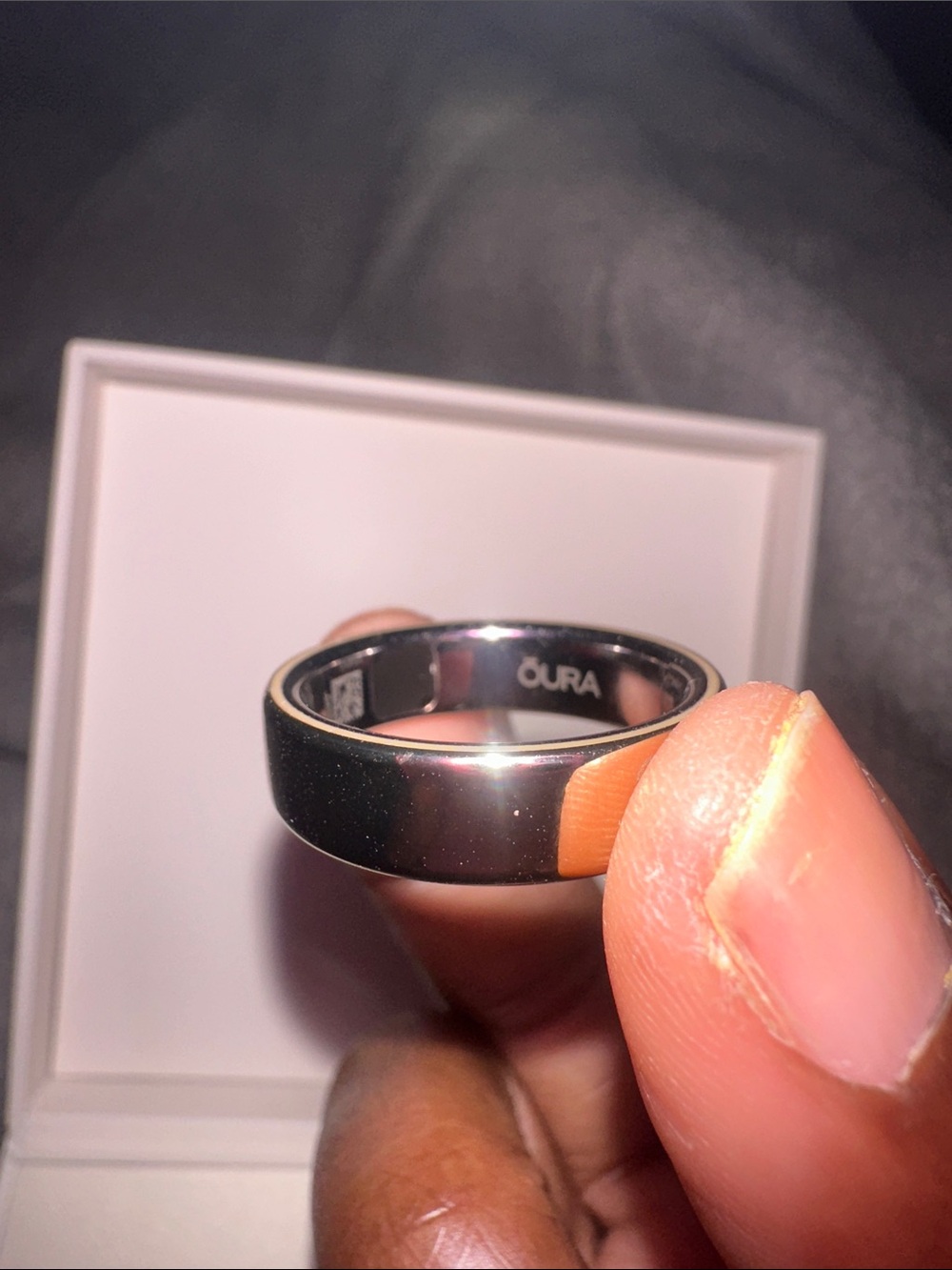Oura Smart Ring|Gold - Picture 3 of 5